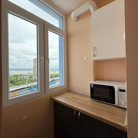 July Morning Apartment *